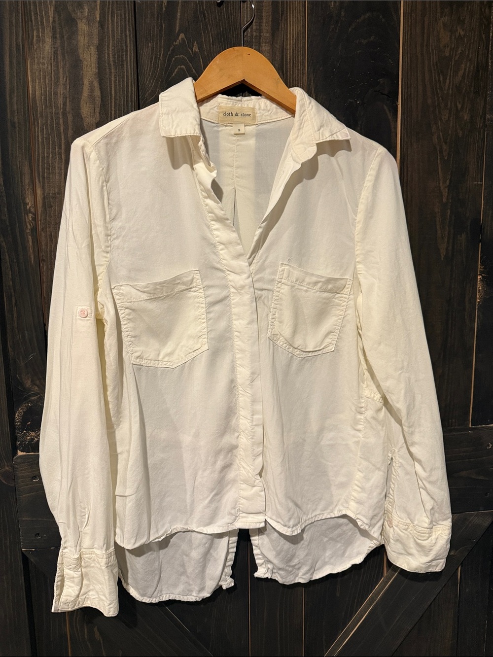 cloth & stone Women's Off-White Button Down Shirt with Chest Pockets